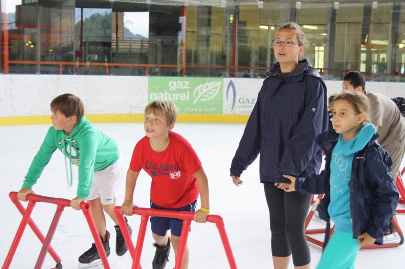 Village Camps International Summer Camp Leysin, Switzerland 2026-08-15 https://www.villagecamps.com/journals_admin/images/693-12-ice skating (33).jpg